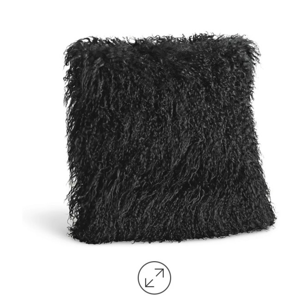 🐑 🖤 Room&Board Tibetan Sheepskin Throw Pillow